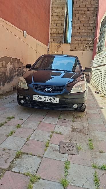 Kia Rio: 1.5 l | 2005 il Hetçbek