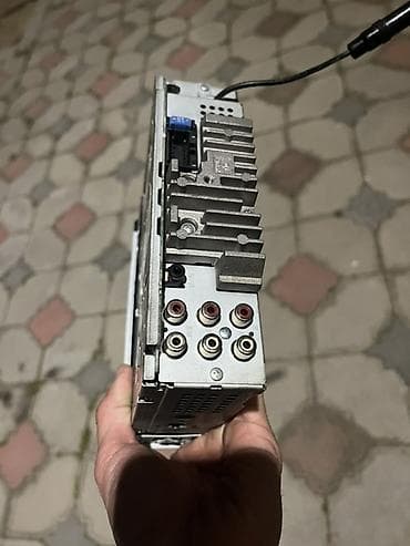 Maqnitofonlar: Avtomobil üçün səs sistemi komplekti Tərkib: - Aktiv sabvufer qutusu — 4