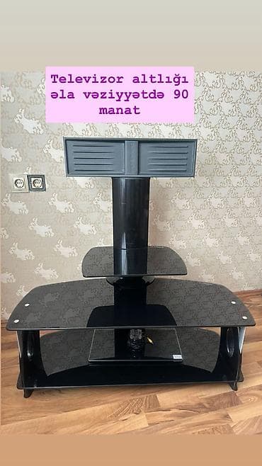 mister fiks: Düz TV altlığı, Polkalı, Şüşəli — 1