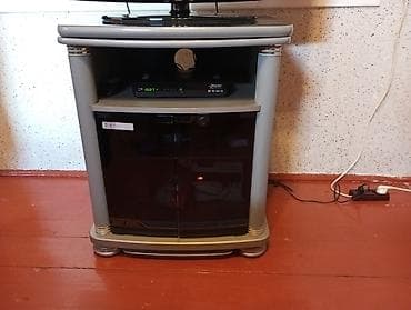 kohne mebellerin satisi: Düz TV altlığı, Polkalı, Şüşəli — 1