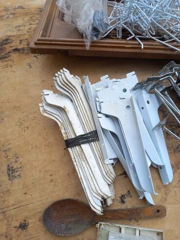 Mağaza arabaları: Vitrin esyalari 2 sandiq 6 eded setqa ayaqqabi asqilari divara vitrin — 2