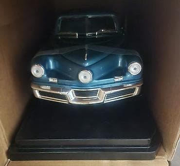 Спорт и отдых: Kolleksiya üçün orijinal avtomobil modeli. M 1/18 . Road Signature — 6