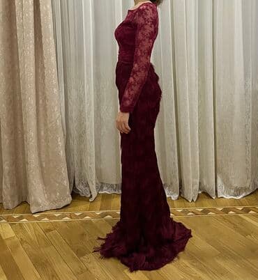 zara xs: Uzun qırmızı don. Caspiandan baha alınıb, 1 dəfə geyinilib. 50 azn — 3