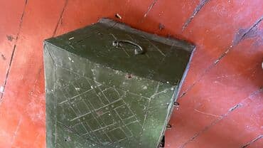 Məişət kimyəvi maddələri: Taxta sandıq/kufr - Material: qalın taxta gövdə, iç tərəfdə möhkəm — 2