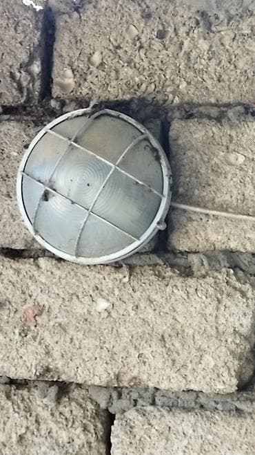 Bra, divar lampaları: Dairəvi divar/plafon lampası (sənaye tipli) — 1