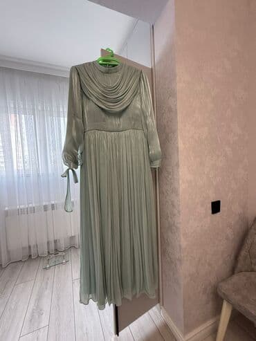 meqa maks: Zərif ziyafət donu – solğun su yaşıl rəngdə, uzun model. 170 manata — 3