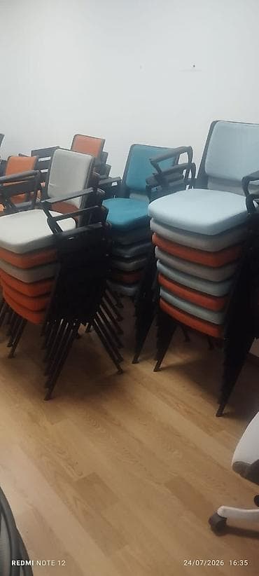 Ofis mebeli: Kreslolar yenidir, 30 yaxın var bir ədədi 70 manat. Nizami (0909) — 1