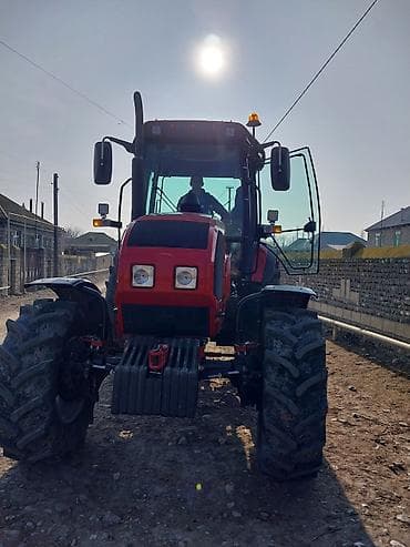 t80 traktor: Kənd təsərrüfatı üçün güclü təkərli traktor - Rəng: qırmızı - Qapalı — 3