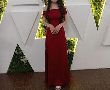Ziyafət və xüsusi günlər üçün uzun, zərif qadın donu. Model tünd — 2