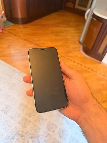 ağ evdəki telefon: IPhone Xr, Ağ, Face ID — 1