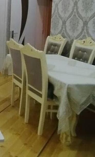 Klassik üslubda dəbdəbəli qonaq otağı mebel dəsti. Tərkibi: - — 5