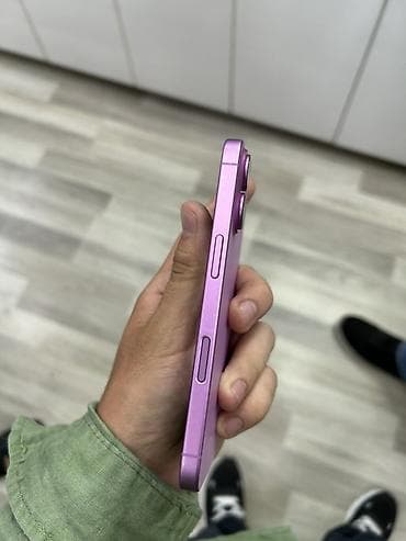 pink iphone: IPhone 16, 128 GB, Çəhrayı, Barmaq izi, Face ID, Simsiz şarj — 2