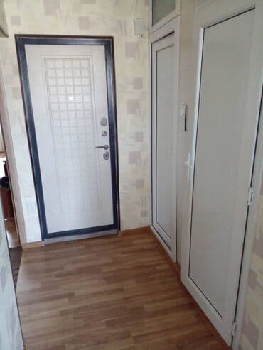 9 ci mikrorayon satilan evler: Bakı, 2 otaqlı, Köhnə tikili, m. Xalqlar Dostluğu, 50 kv. m — 10