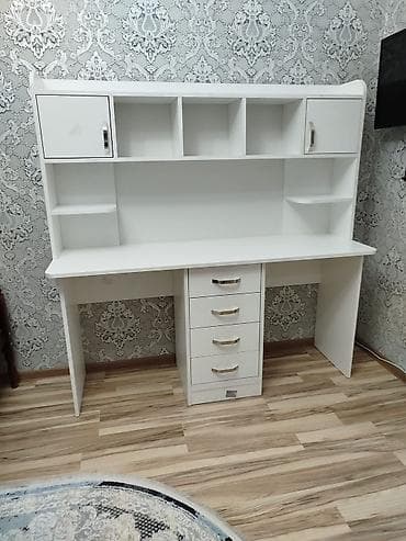 Düz masa, Stulsuz, Polkalı, Siyirməli, Rusiya, Mat laminat