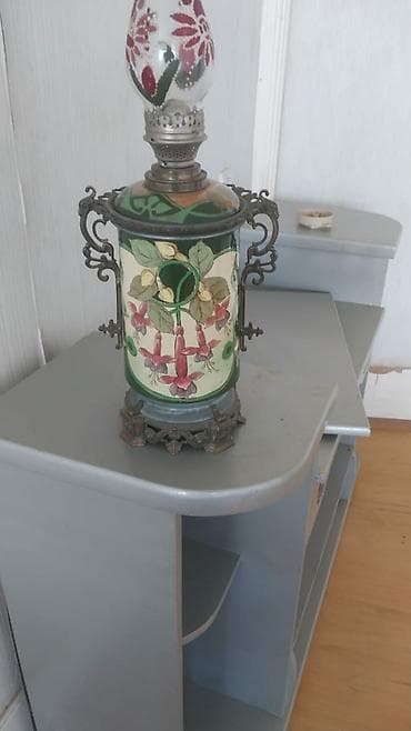 qədimi sandıq: Antik üslublu kerosin lampası - Material: şüşə və metal — 2