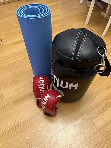 Velosiped ehtiyyat hissələri: Boks və fitnes dəsti Tərkib: - Venum markalı qırmızı boks əlcəkləri — 2