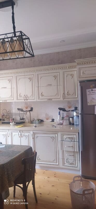 berdede ev: 4 otaqlı, 260 kv. m, Yeni təmirli — 5