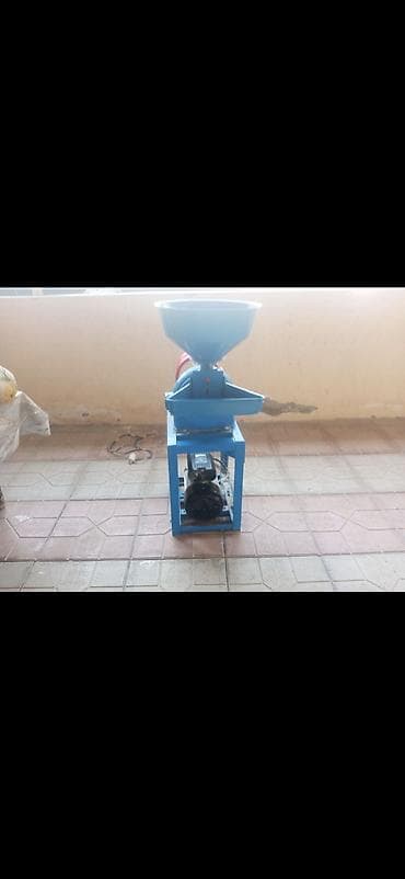 2.3 kompressor: Taxıl üyüdən elektrikli dəyirman (2.2 kW) - Güc: 2.2 kW (qutuda — 3
