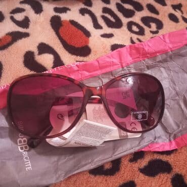 eyneklerin qiymeti: Gün. eynäyi. Germaniyanindi. şüşäsi. gözä. zärär. vermiyändi — 8