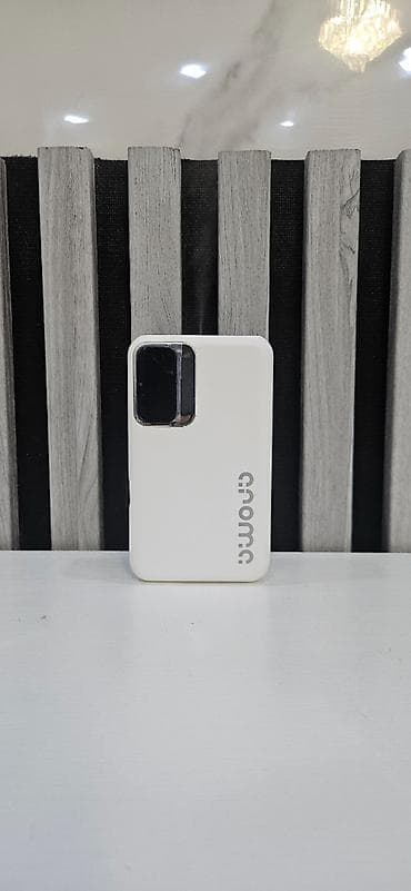 Avtomatik ətir püskürən elektron aparat. Divara yapışdırılır. 7 növ — 5