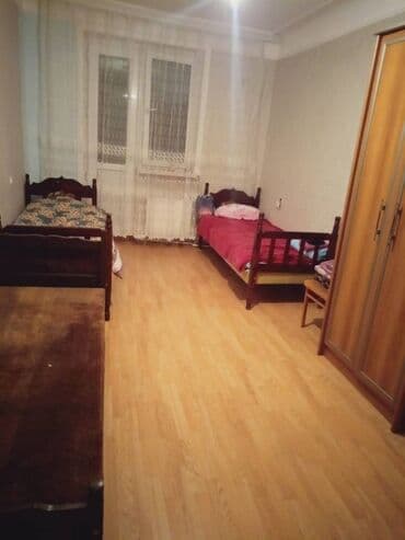 naximovda satilan evler: Səməd marketin yaxınlığında 2 otaqlı mənzil kirayə verilir. 5.4 — 4