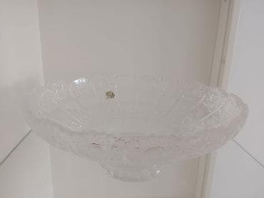 aksesuar qabi: Bohemia brendindən böyük xrustal vaza. Baha qiymətə alınıb, 30 manata — 1