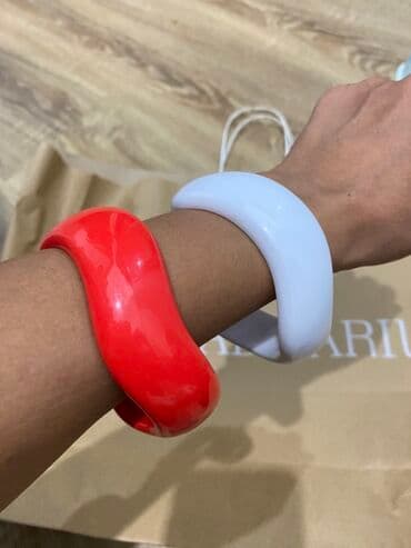 tək qaş: Qolbaq dəsti - Model 1: Gümüşü rəngdə sərt qolbaq, üst hissəsi xırda — 3