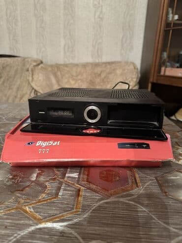 DigiSat 777 peyk qəbuledicisi - Model: DigiSat 777 - Ön panel: LED