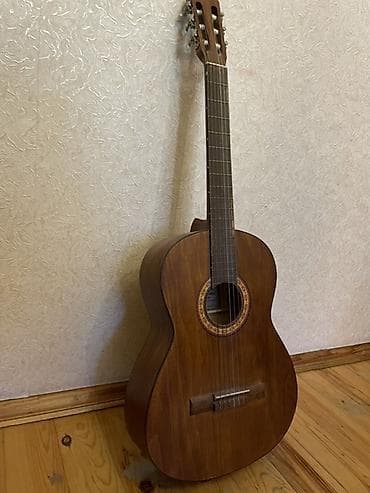 gitara: Klassik akustik gitara - Korpus: tam ağac görünüşlü, təbii qəhvəyi — 2