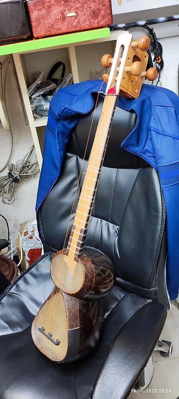 Tar 
Tar musiqi alətləri
Hər növdə şagird və professional Tarlar