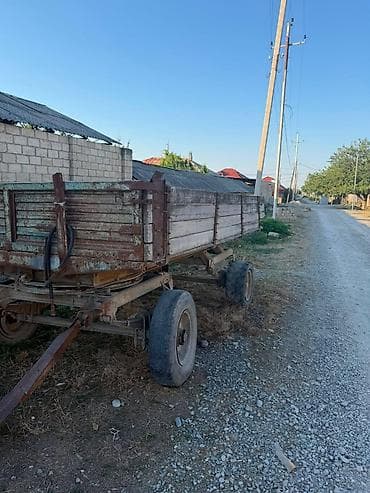 dərman səpən traktor: T40 traxtor satılır 2 dənə lapet birdə çala çıxaranla birlikdə traxdor — 2