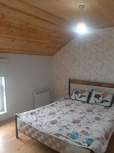 10 Nəfər üçün münasib günlük kirayə ev Təsvir: - Ağac tavanlı, taxta