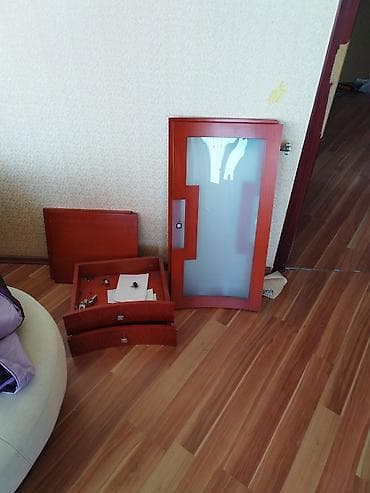 reception masa: Təcili satılır mənzildən çıxmalıdır. Qiymət çox ucuz — 9