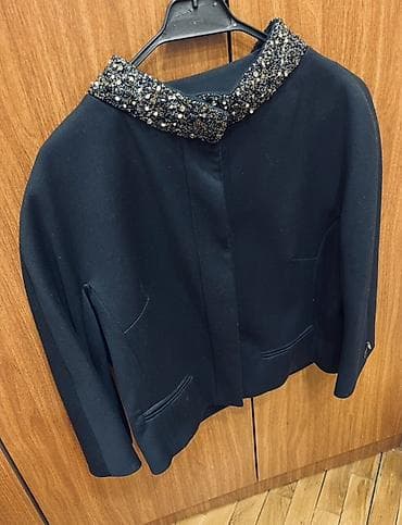 Женская одежда: Qadın qısa cazibədar jaket - Rəng: qara - Model: qısa, düz kəsim - — 2