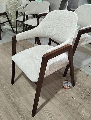kohnə stul: Məhsul: Yumşaq oturacaqlı, qollu taxta stul - Dizayn: Minimalist və — 2