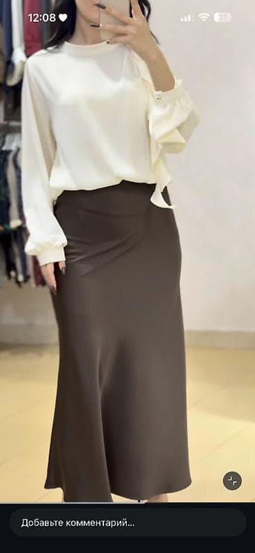 kolokol ətək: Satən effektli qara ətək - Model: A-kesim, yüngülcə açılan siluet - — 3