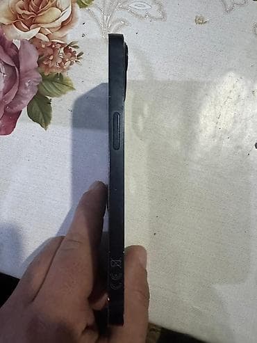 alfa: IPhone 13, Qara — 2