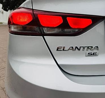 hyundai 4500: Hyundai Elantra: 0.2 l | 2018 il Sedan — 3