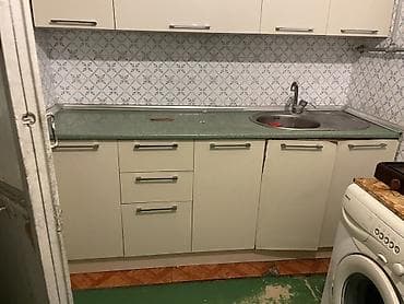 moyka şkaf: Mətbəx mebeli dəsti - Üst modul: 5 qapılı asma şkaflar, birində yatay — 2