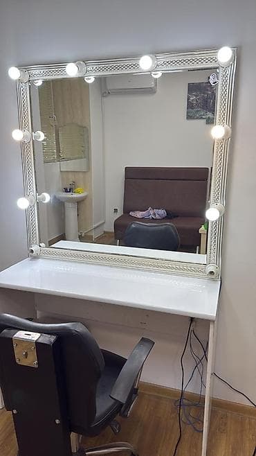 ikinci əl saatlar: Vizaj masası və güzgü – salon üçün - Böyük ölçülü dekorativ çərçivəli — 1