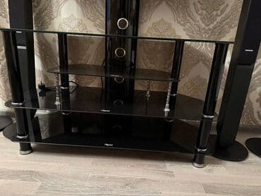 şüşə polka: Düz TV altlığı, Polkalı, Şüşəli — 3