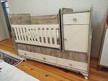 neva kombi: Oğlan və qız üçün, Dördbucaq, Beşik, Matras ilə, Yellənmə mexanizmsiz — 2