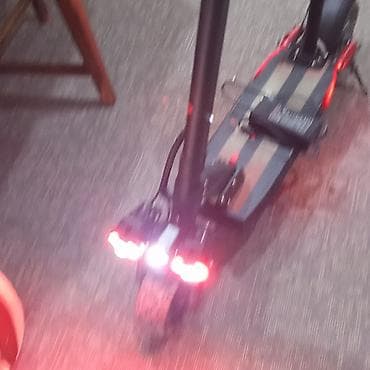 Elektrik skuter - Güclü ön işıqlar: idarə olunan ikiqat projektor