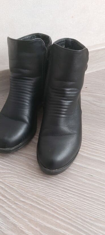 qiz ucun botlar: Ölçü: 38, rəng - Qara, İşlənmiş — 5