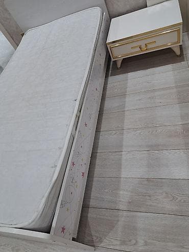 yer suren: Qız üçün, Çarpayı, Bazasız, Matras ilə, Siyirməli — 5