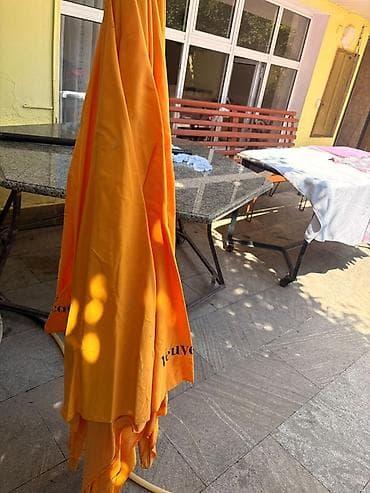 Veuve Clicquot brendli terras/bağ çətiri - Rəng: brendə məxsus tünd — 3