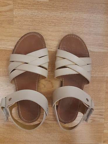 şort: Bej rəngli qadın sandal modeli - Üst hissə: yumşaq bej qayışlar — 1