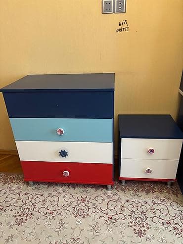 uşaq ucun divan: Uşaq mebel dəsti 600 Azn.Keyfiyyətli materialdır.Matras verilir.Ünvan — 5