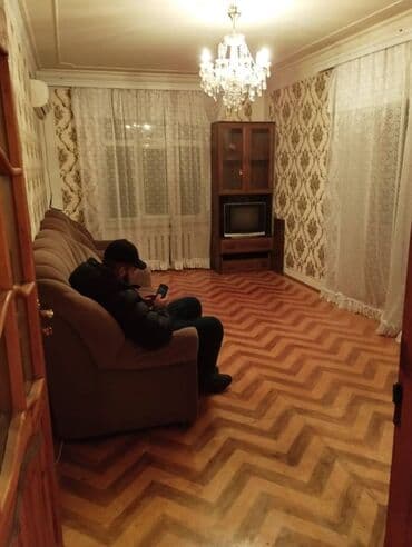 9 ci mikrorayon satilan evler: Bakı, 9-cu mikrorayon, 2 otaqlı, Köhnə tikili, m. Avtovağzal, 59 kv. m — 1