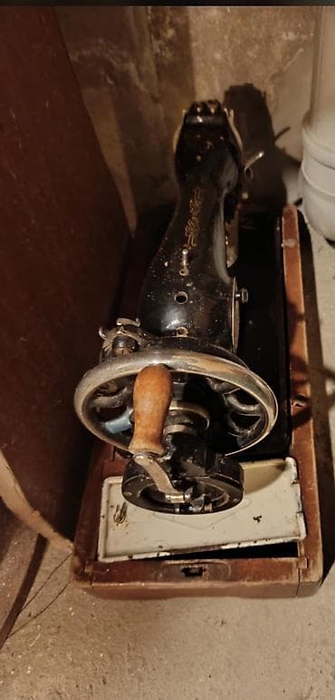 testir: Məhsul: Mexaniki tikiş maşını, əl fırlatma qolu ilə Təsvir: - Klassik — 7